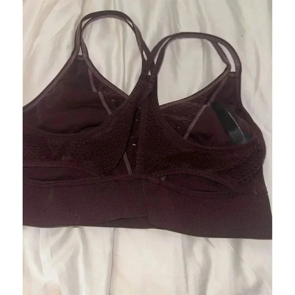 Victoria Sport Laser Cut Seamless Sports Bra Medium Wine Color Yoga Pilates - Picture 3 of 9